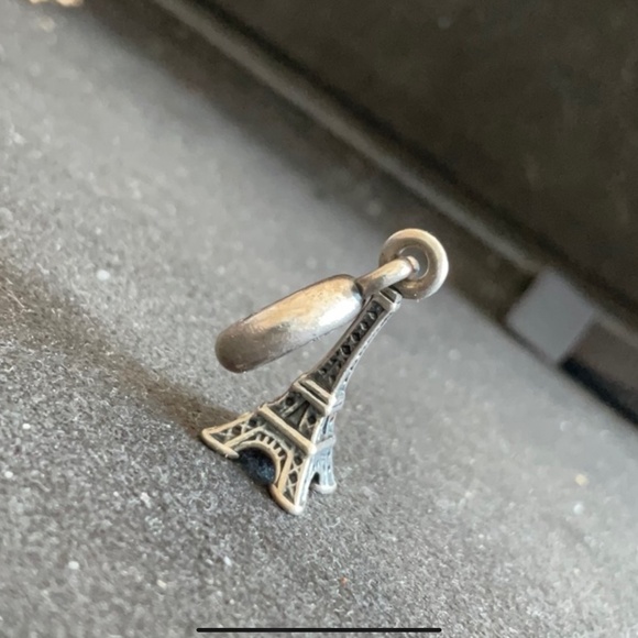 Pandora Eiffel Tower charm - Picture 2 of 2